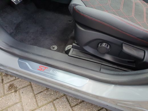 Ford Puma 1.0 EcoBoost Hybrid ST-Line X | Panoramadak | Cruise Control | 360 graden Camera ActivLease financial lease