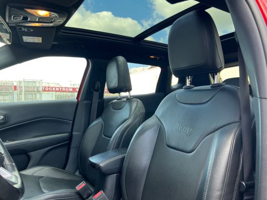 Jeep Compass 4xe 240pk/Phev-Hybrid/Pano-dak/Colorado Red/Trekhaak/Leder/Camera ActivLease financial lease