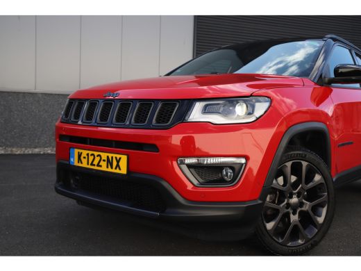 Jeep Compass 4xe 240pk/Phev-Hybrid/Pano-dak/Colorado Red/Trekhaak/Leder/Camera ActivLease financial lease