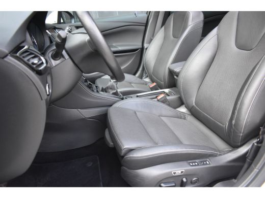Opel Astra Sports Tourer 1.2 Elegance | Vol-Leder | Schuif/Kanteldak | Elektr. Stoelen | Stoelkoeling/verwar... ActivLease financial lease