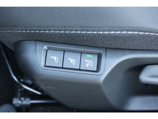 Opel Corsa 1.2 Turbo Ultimate / Navigatie / Camera / Alcantara / Keyless / Parkeersensoren / Matrix LED / St... ActivLease financial lease