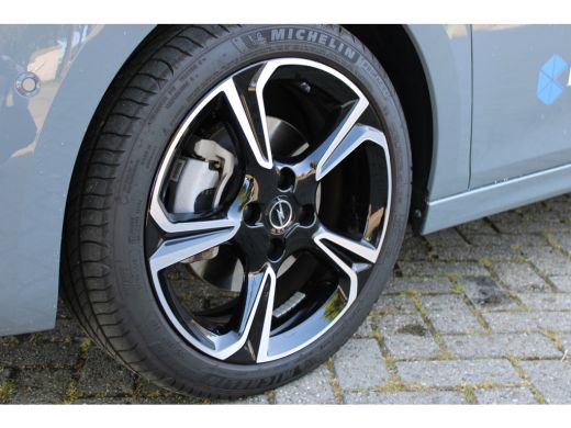 Opel Corsa 1.2 Turbo Ultimate / Navigatie / Camera / Alcantara / Keyless / Parkeersensoren / Matrix LED / St... ActivLease financial lease