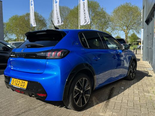 Peugeot 208 Peugeot GT PureTech 100pk Automaat | Navigatie | Achteruitrijcamera | Climate Control | Apple Car... ActivLease financial lease