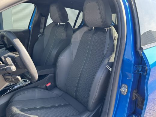 Peugeot 208 Peugeot GT PureTech 100pk Automaat | Navigatie | Achteruitrijcamera | Climate Control | Apple Car... ActivLease financial lease