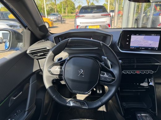 Peugeot 208 Peugeot GT PureTech 100pk Automaat | Navigatie | Achteruitrijcamera | Climate Control | Apple Car... ActivLease financial lease