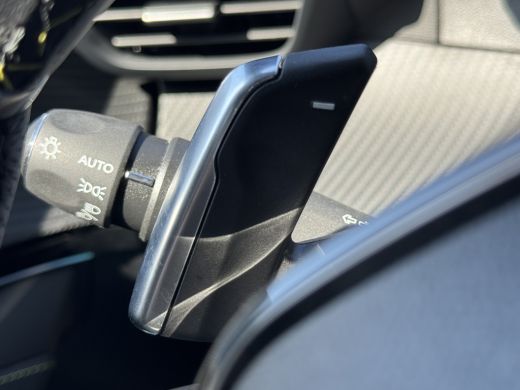 Peugeot 208 Peugeot GT PureTech 100pk Automaat | Navigatie | Achteruitrijcamera | Climate Control | Apple Car... ActivLease financial lease