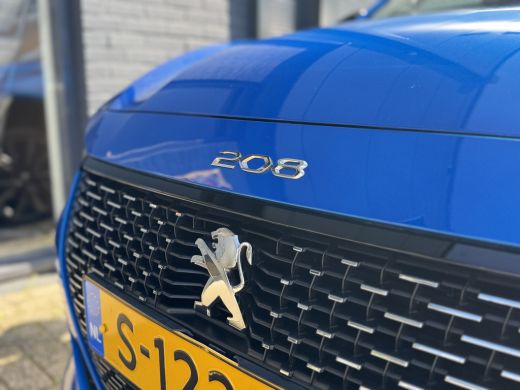 Peugeot 208 Peugeot GT PureTech 100pk Automaat | Navigatie | Achteruitrijcamera | Climate Control | Apple Car... ActivLease financial lease