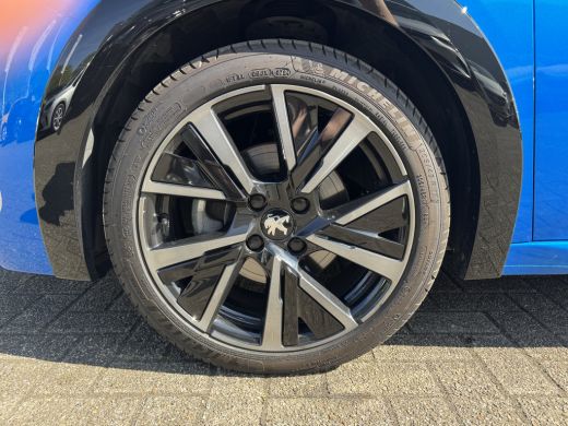 Peugeot 208 Peugeot GT PureTech 100pk Automaat | Navigatie | Achteruitrijcamera | Climate Control | Apple Car... ActivLease financial lease