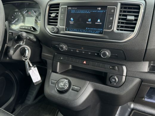 Peugeot Expert 2.0 BlueHDI 180 S&S DC | Cruise Control | Leder | Trekhaak | Camera | 17' LMV | DAB | ActivLease financial lease