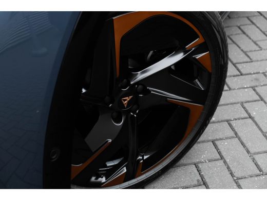 Seat Tavascan VZ Adrenaline | Sennheiser | Smart Ambient Light | Dynamic chassis control | Panoramadak | 'Augme... ActivLease financial lease