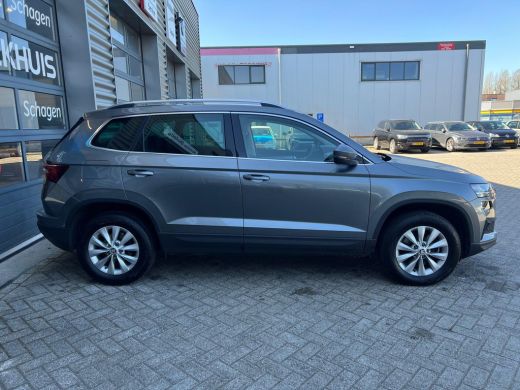 Skoda Karoq 1.5 TSI 150 pk ACT Business Edition 7-DSG | Achteruitrijcamera | Cruise control adaptief | Apple ... ActivLease financial lease