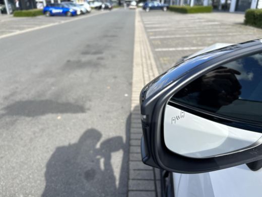 Toyota C-HR 1.8 Hybrid 140 First Edition ActivLease financial lease