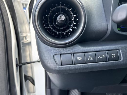Toyota C-HR 1.8 Hybrid 140 First Edition ActivLease financial lease