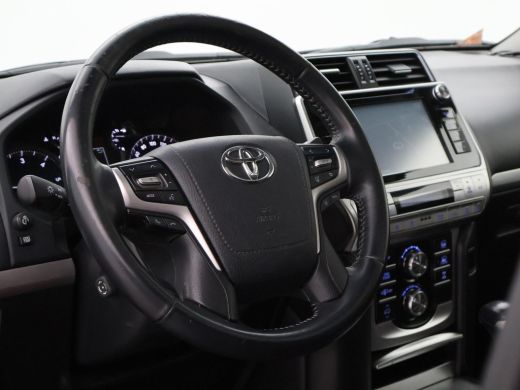Toyota Land Cruiser 2.8 D-4D-F AUT. 5-PERSOONS EXECUTIVE + SCHUIFDAK | 360 CAMERA | STOELVENTILATIE | ADAPTIVE CRUISE ActivLease financial lease