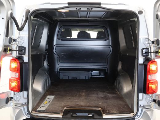 Toyota ProAce Worker 2.0 D-4D 177 PK AUT. 6-PERS. DUBBEL CABINE LONG + TREKHAAK | NAVIGATIE | TREEPLANKEN ActivLease financial lease