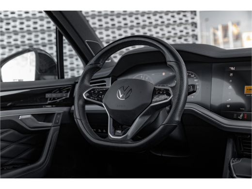 Volkswagen Touareg 3.0TSi 462pk 4MOTION R | Panoramadak | Nachtzicht | Luchtvering | HUD | Harman Kardon | ActivLease financial lease