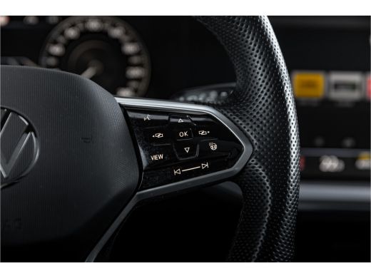 Volkswagen Touareg 3.0TSi 462pk 4MOTION R | Panoramadak | Nachtzicht | Luchtvering | HUD | Harman Kardon | ActivLease financial lease