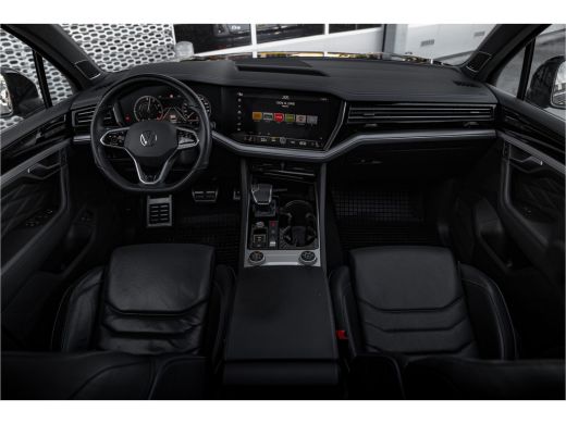 Volkswagen Touareg 3.0TSi 462pk 4MOTION R | Panoramadak | Nachtzicht | Luchtvering | HUD | Harman Kardon | ActivLease financial lease