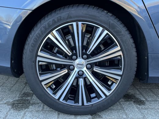 Volvo  V90 Volvo 2.0 T8 AWD Inscription | Panoramadak | Trekhaak | Camera | Full-LED | ActivLease financial lease