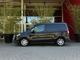 Ford Transit Courier Ford 1.5 TDCI Trend | Cruise control | Navigatie | Camera