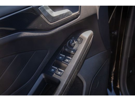 Ford Focus 1.0 EcoBoost Hybrid ST Line X | Achteruitrijcamera | Airco (automatisch) | Apple Carplay/Android ... ActivLease financial lease