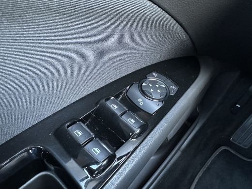 Ford Mondeo 1.5 165PK ST Line | TREKHAAK ELEKTRISCH| STUUR-, STOEL- EN VOORRUITVERWARMING| PANORAMADAK| NAVIG... ActivLease financial lease
