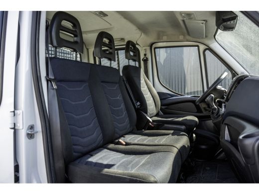 Iveco Daily 35S18D | 3.0 180PK | Hiab 013 | 3.5T Trekgewicht | Automaat | Climate | Camera | Euro 6 ActivLease financial lease