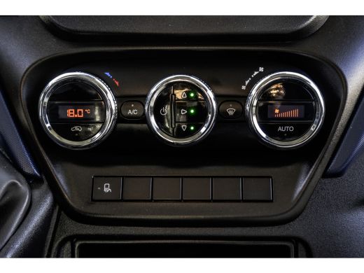 Iveco Daily 35S18D | 3.0 180PK | Hiab 013 | 3.5T Trekgewicht | Automaat | Climate | Camera | Euro 6 ActivLease financial lease