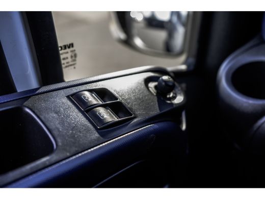 Iveco Daily 35S18D | 3.0 180PK | Hiab 013 | 3.5T Trekgewicht | Automaat | Climate | Camera | Euro 6 ActivLease financial lease