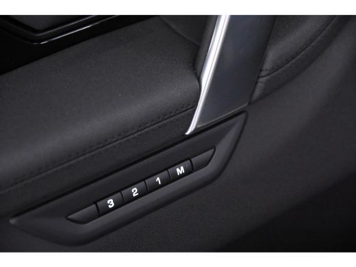 Land Rover Discovery Sport 1.5 P300e PHEV R Dynamic *AWD*Luchtvering* ActivLease financial lease