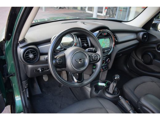 Mini Mini 1.5 Cooper Chili | Apple CarPlay | Pano | Stoelverwarming | Camera ActivLease financial lease