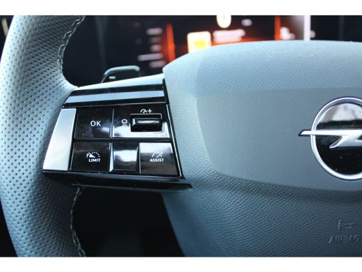 Opel Astra 1.2 Turbo Hybrid Ultimate | Alcantara bekleding | Dodehoek detectie | Draadloze telefoonlader ActivLease financial lease
