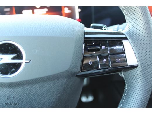 Opel Astra 1.2 Turbo Hybrid Ultimate | Alcantara bekleding | Dodehoek detectie | Draadloze telefoonlader ActivLease financial lease