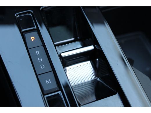 Opel Astra 1.2 Turbo Hybrid Ultimate | Alcantara bekleding | Dodehoek detectie | Draadloze telefoonlader ActivLease financial lease