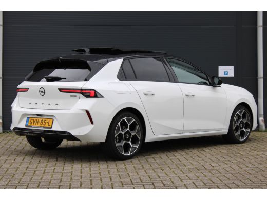 Opel Astra 1.2 Turbo Hybrid Ultimate | Alcantara bekleding | Dodehoek detectie | Draadloze telefoonlader ActivLease financial lease