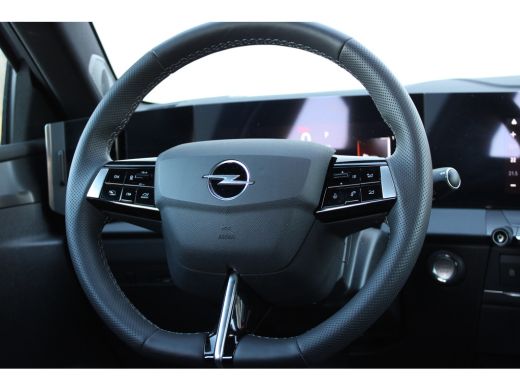 Opel Astra 1.2 Turbo Hybrid Ultimate | Alcantara bekleding | Dodehoek detectie | Draadloze telefoonlader ActivLease financial lease