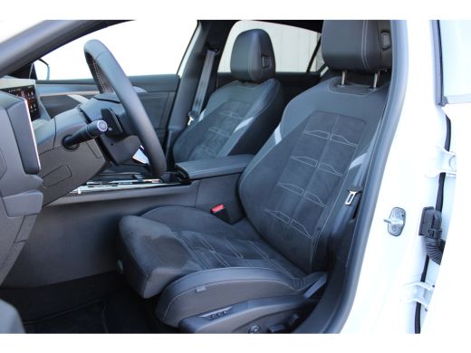 Opel Astra 1.2 Turbo Hybrid Ultimate | Alcantara bekleding | Dodehoek detectie | Draadloze telefoonlader ActivLease financial lease