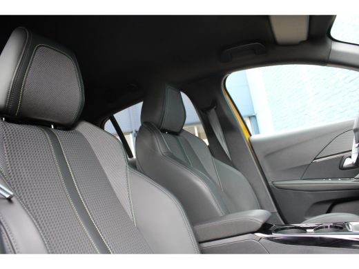 Peugeot 208 5drs 1.2 PureTech GT | Navigatie | Camera | Black pack | Apple carplay | ActivLease financial lease