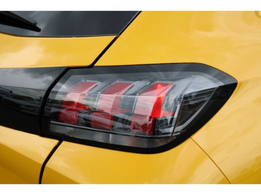 Peugeot 208 5drs 1.2 PureTech Style | Navigatie | Camera | Parkeersensoren | Lichtmetaal | ActivLease financial lease