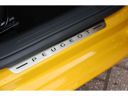 Peugeot 208 5drs 1.2 PureTech Style | Navigatie | Camera | Parkeersensoren | Lichtmetaal | ActivLease financial lease