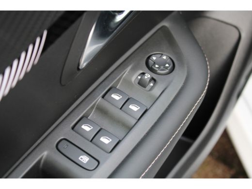 Peugeot 208 Peugeot 5drs Allure PureTech 100pk | Navi by app | Camera | Stoelverwarming | Keyless | Adaptief  | ActivLease financial lease