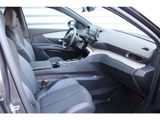 Peugeot 3008 1.2 PURETECH 130PK GT PACK AUTOMAAT / NAVI / LEDER / CLIMA / PDC / 19" LMV / CAMERA / BLACK PACK ... ActivLease financial lease