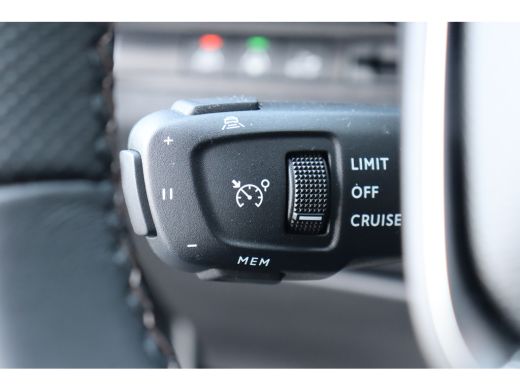Peugeot 3008 1.2 PURETECH 130PK GT PACK AUTOMAAT / NAVI / LEDER / CLIMA / PDC / 19" LMV / CAMERA / BLACK PACK ... ActivLease financial lease