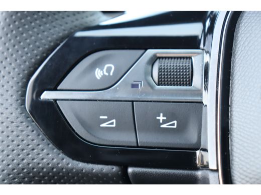 Peugeot 3008 1.2 PURETECH 130PK GT PACK AUTOMAAT / NAVI / LEDER / CLIMA / PDC / 19" LMV / CAMERA / BLACK PACK ... ActivLease financial lease