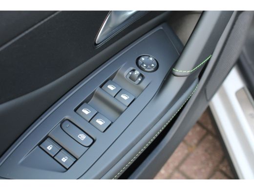 Peugeot 408 Peugeot 1.2 Hybrid 136pk e-DCS6 GT | Automaat | Navigatie | Camera | Mild HYbrid | Apple carplay | ActivLease financial lease