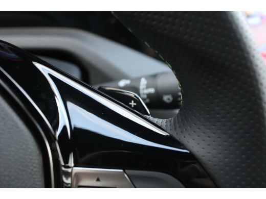 Peugeot 408 Peugeot 1.2 Hybrid 136pk e-DCS6 GT | Automaat | Navigatie | Camera | Mild HYbrid | Apple carplay | ActivLease financial lease