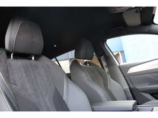 Peugeot 408 Peugeot 1.2 Hybrid 136pk e-DCS6 GT | Automaat | Navigatie | Camera | Mild HYbrid | Apple carplay | ActivLease financial lease