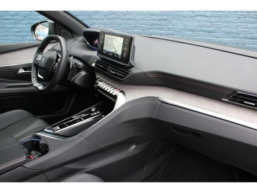 Peugeot 5008 SUV 1.2 PureTech 130pk EAT8 GT 7p | Automaat | Navigatie | Camera | Black Pack | Stoelverwarming | ActivLease financial lease