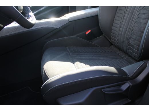 Peugeot E-5008 GT 73 kWh | Navigatie | Camera | Alcantara | 20 Inch | ActivLease financial lease