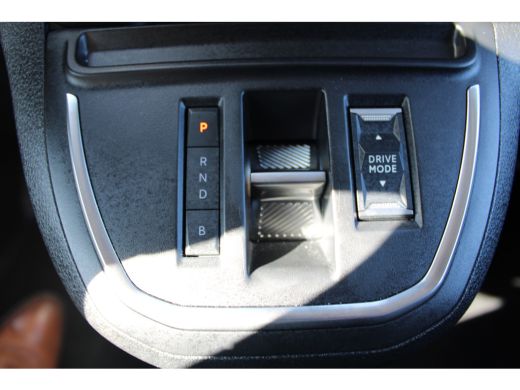 Peugeot e-Expert EV L2 75 kWh NAVIGATIE | BETIMMERING LAADRUIMTE | CAMERA | APPLE CARPLAY / ANDROID AUTO ActivLease financial lease